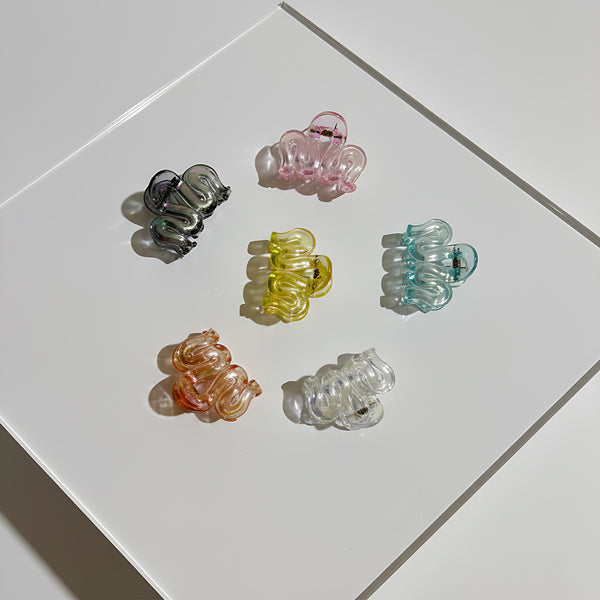 Wavy claw clips